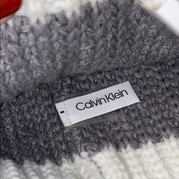 NEW Calvin Klein grey/red beanie with pom - Picture 2 of 3